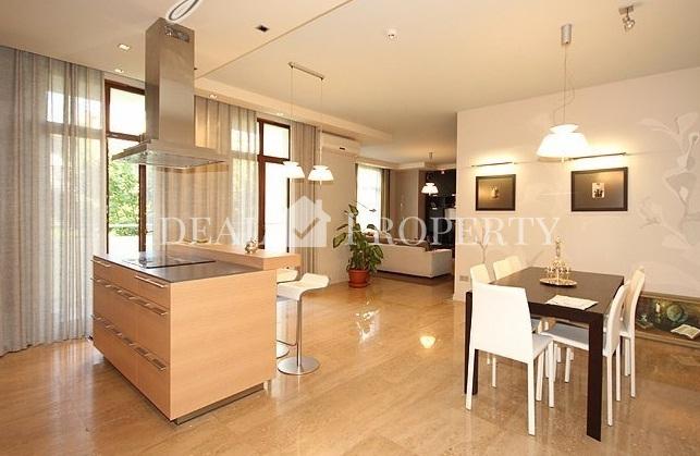 For rent  2-bedroom apartment, in a quiet part of the city center.