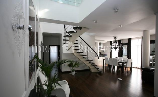 Просторный двухэтажный пентхаус в новом проекте. 