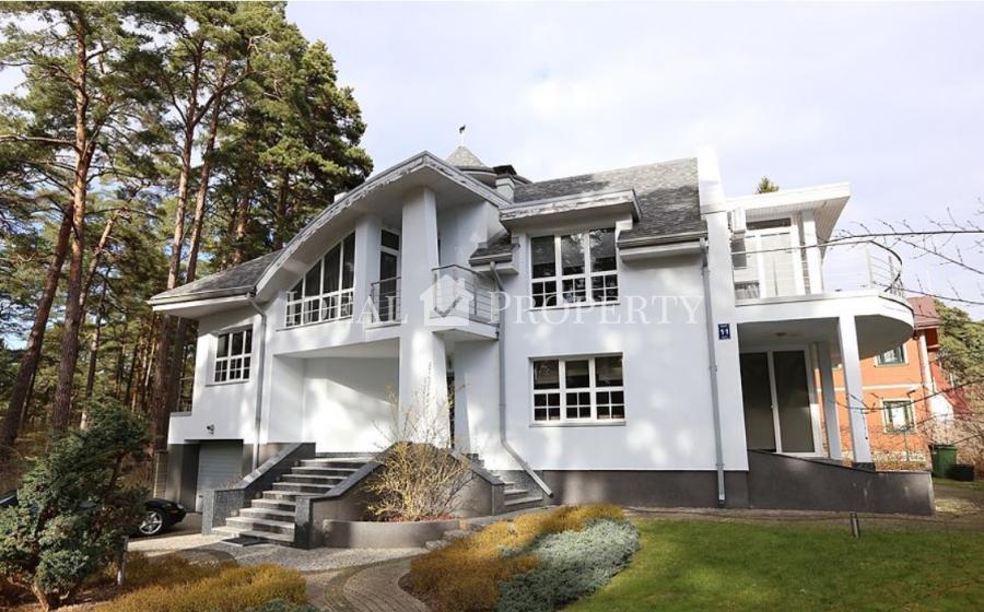 Предлагаем в долгосрочную аренду частный дом на 1-й линии с видом на сосны, дюны.