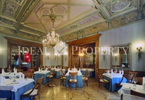 Гостиница у живописного Верманского парка. 