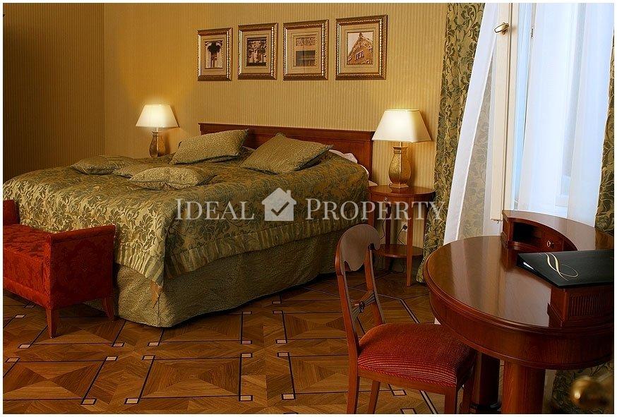 Гостиница у живописного Верманского парка. 