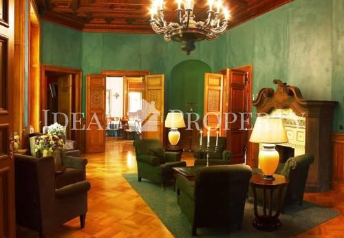 Гостиница у живописного Верманского парка. 