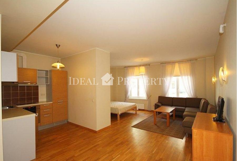 Fully furnished Studio apartment in the Embassy area. 