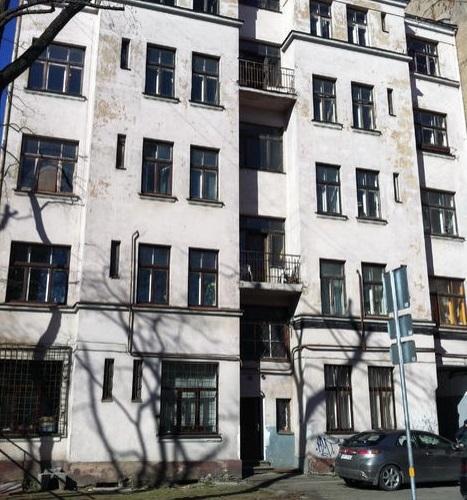 Building for sale at Avotu street