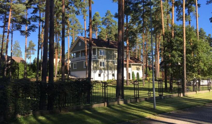 Pārdošanā skaists īpašums elitārajā ciematā Ezerkrasts Garkalnes novada Sunīšos.