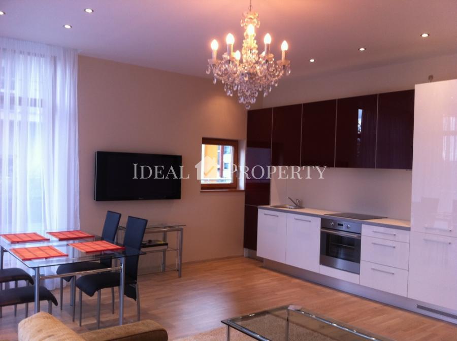 Bright apartment with a spacious terrace ..