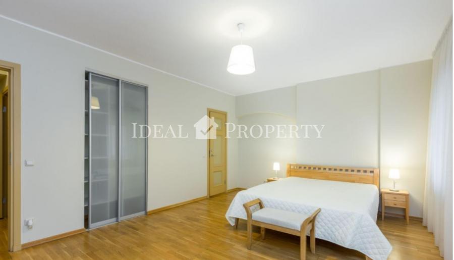 Excellent apartment with two bedrooms and a cabinet in embassy district.