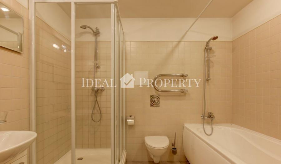 Apartment with 2 bedrooms in a front building in Riga silent centre, embassy district. 