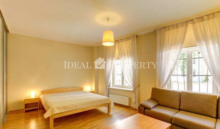 1 bedroom apartment in embassy district.