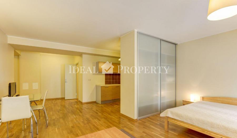 1 bedroom apartment in embassy district.