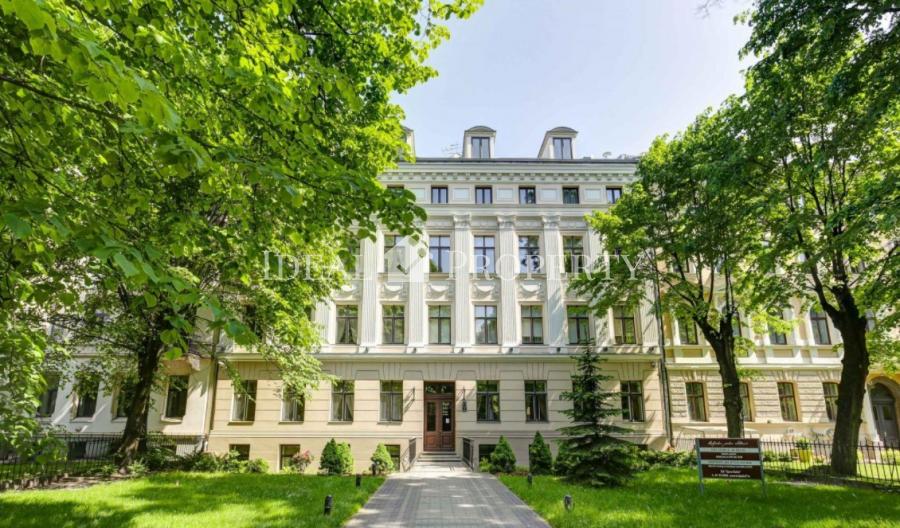 Apartment with two bedrooms in embassy district.