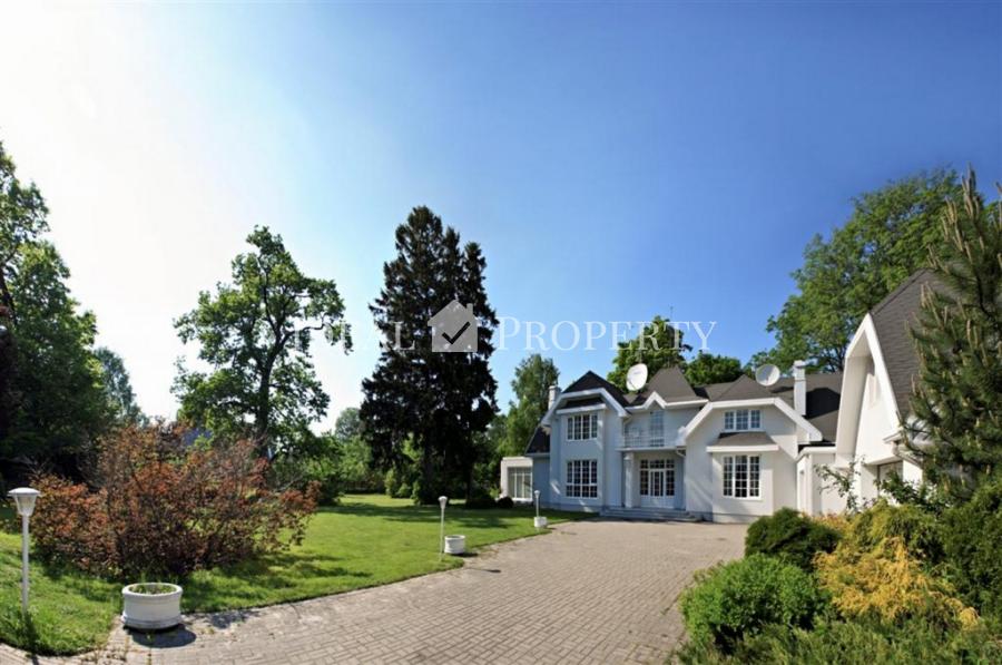 For sale and rent private house in the prestigious and quiet place in Jurmala