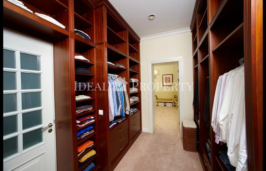 Продается прекрасная вила в Межапарке на ул. Стендера. 