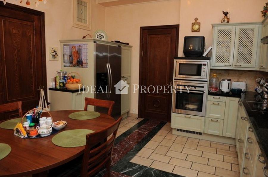 Villa for sale in one of prestigious area in rina - in Mezhapark/