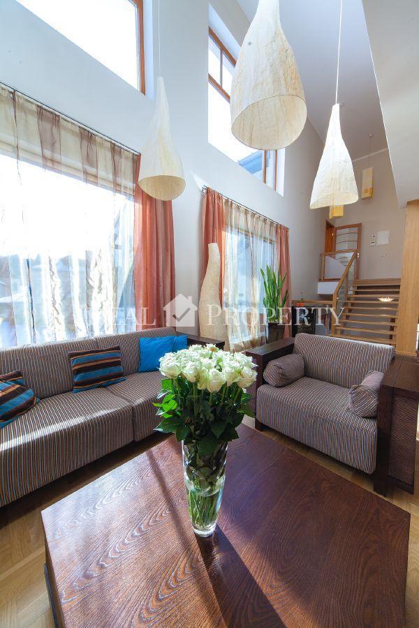 You have a chance to buy an elegant and fully equipped private house in Mežapark.