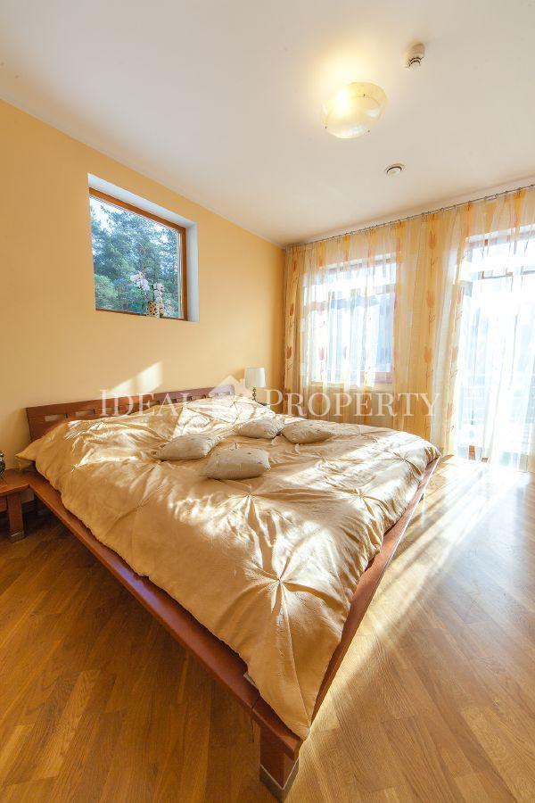 You have a chance to buy an elegant and fully equipped private house in Mežapark.