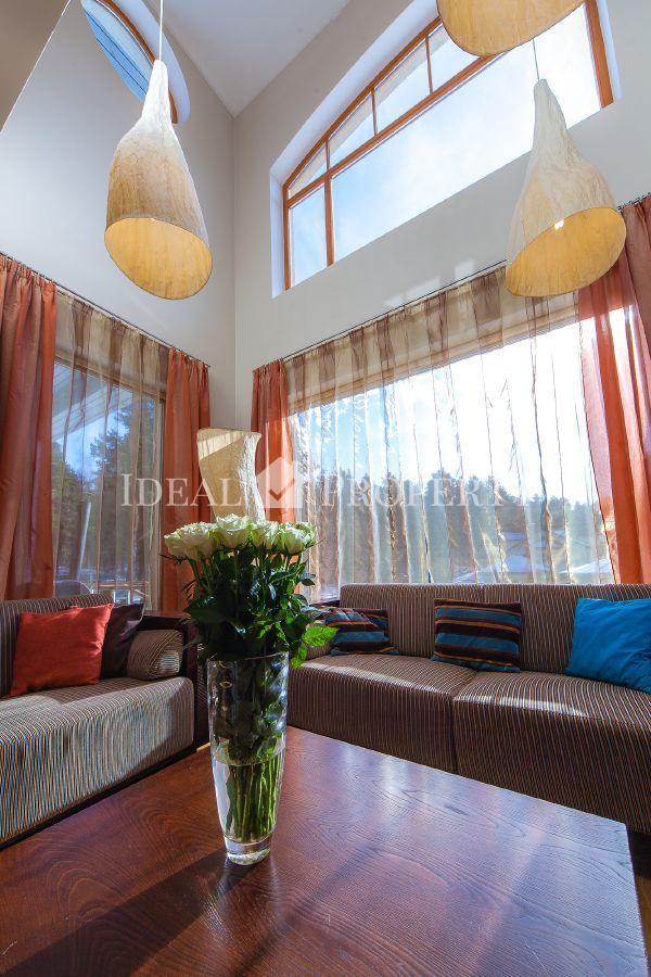 You have a chance to buy an elegant and fully equipped private house in Mežapark.