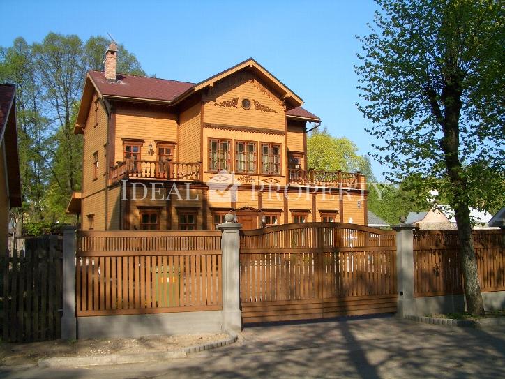 Продается и сдается трехэтажный дом, в самом престижном районе Юрмалы...