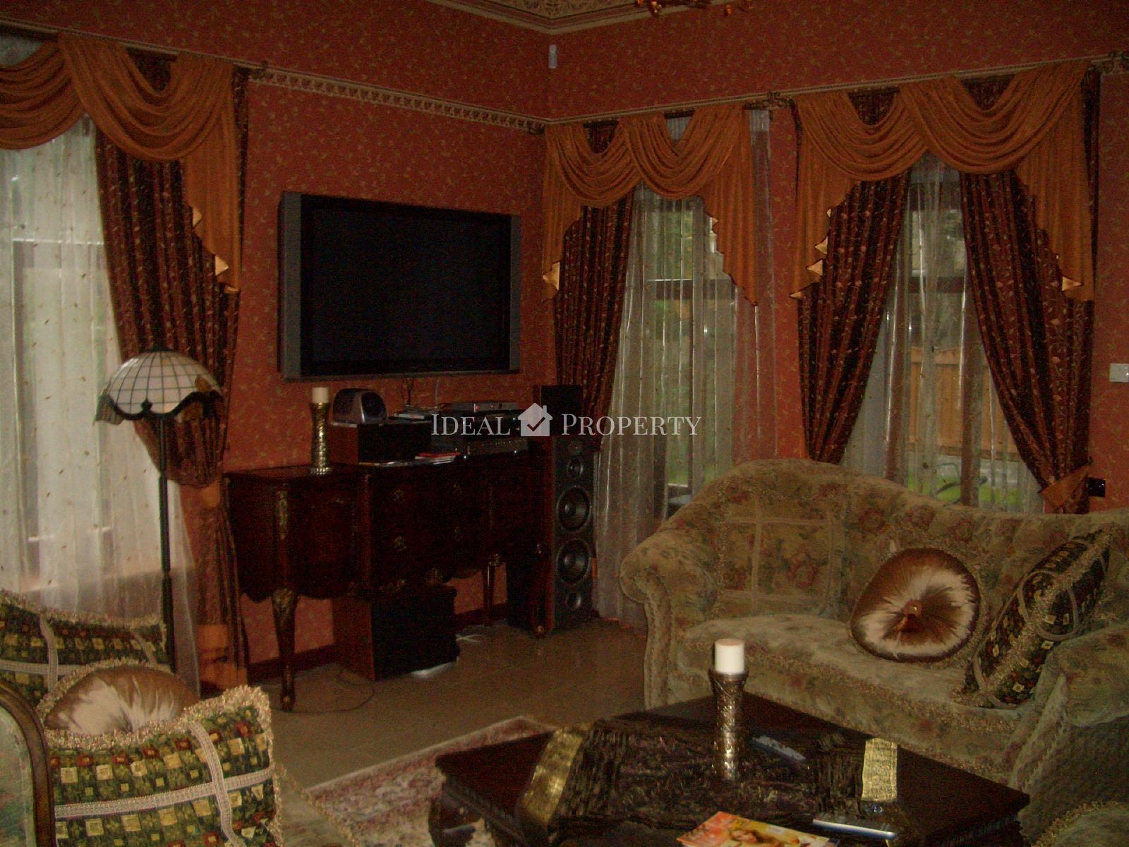 Продается и сдается трехэтажный дом, в самом престижном районе Юрмалы...