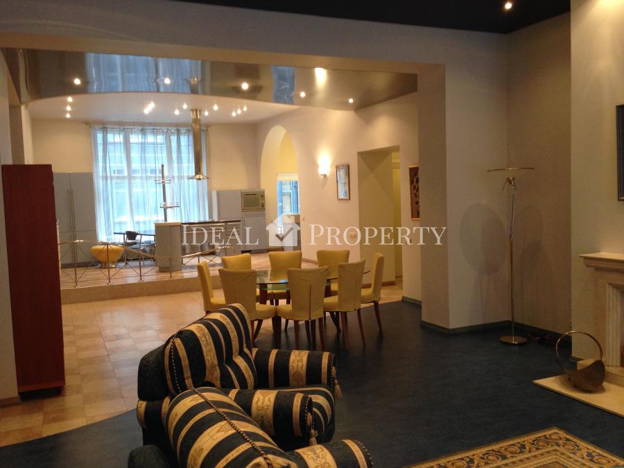 A spacious 3- bedroom apartment for sale/rent in Riga silent centre.