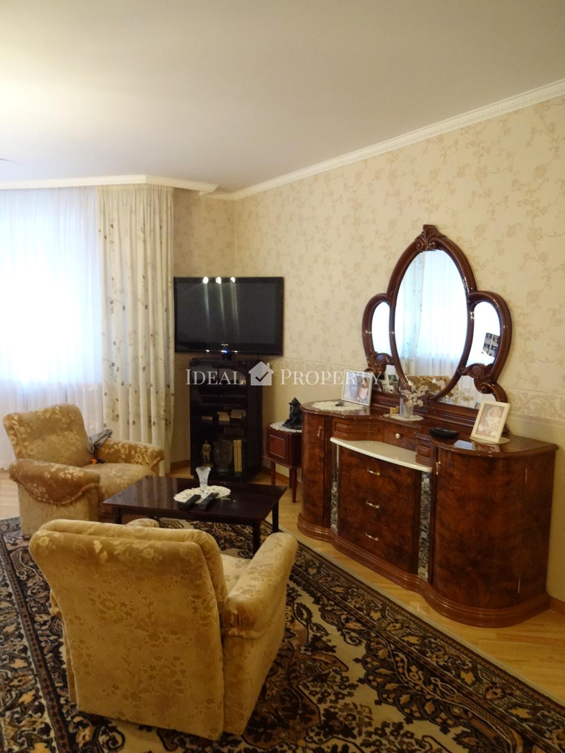 A luxury spacoius detached family house in Mezhapark...