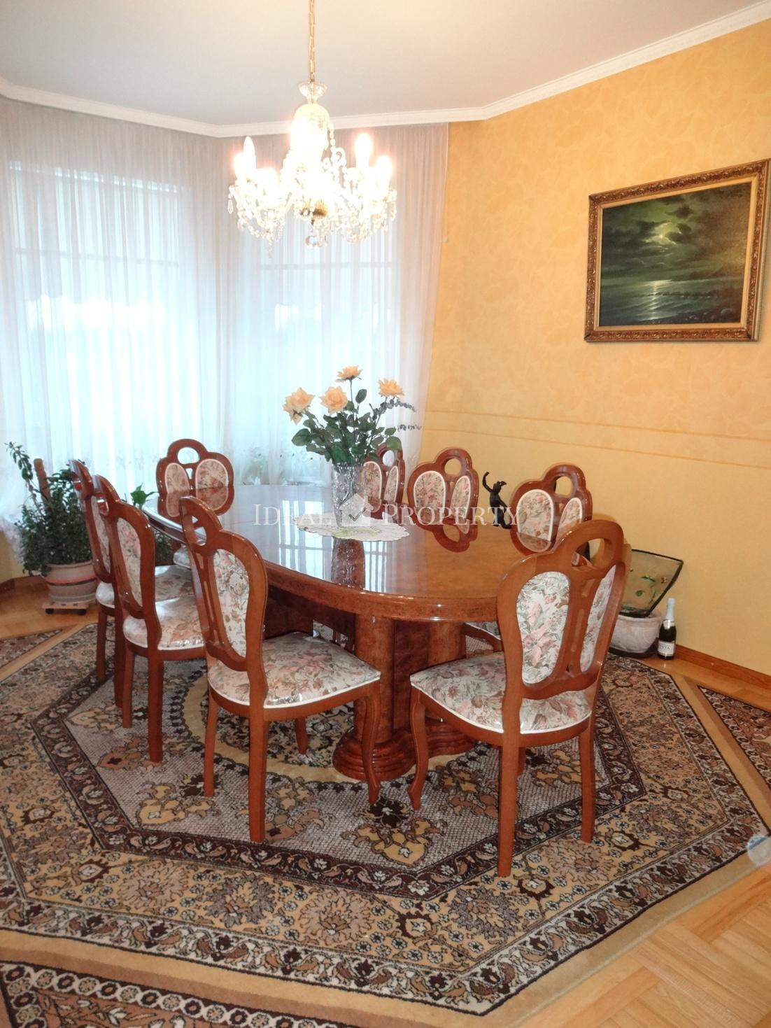 A luxury spacoius detached family house in Mezhapark...