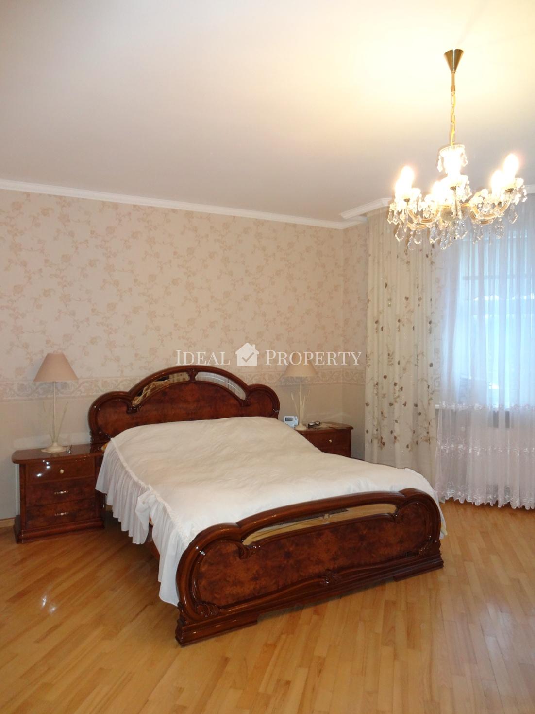 A luxury spacoius detached family house in Mezhapark...