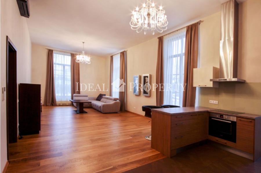 For rent we offer a 3 bedroom apartment in the Quiet Center of Riga at Eksporta street.