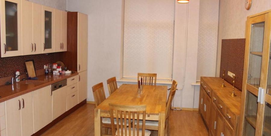 Large apartment in the Embassy District in the Centre of Riga.