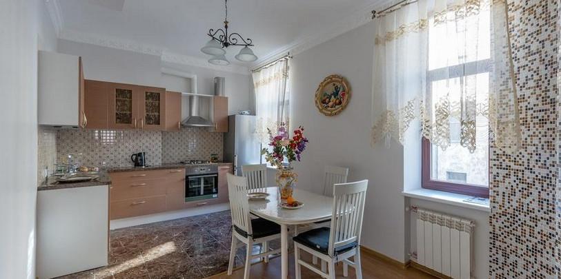 For rent and sale is offered a new, just after the repair, spacious and furnished apartment, in the city centre