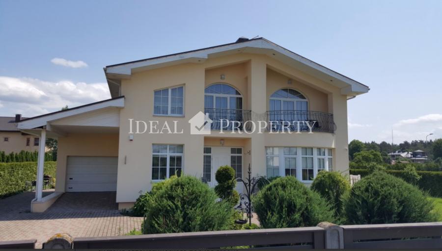 Частный дом в Дрейлини предлагается в долгосрочную аренду.