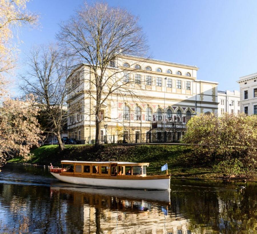 A premium clinic building fully reconstructed in 2014, adjacent to Old Riga. 