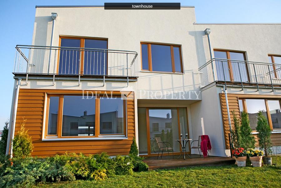 Таунхаус в поселке Салиена