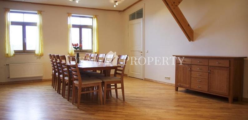 Bright and spacious apartment right in the heart of Riga.