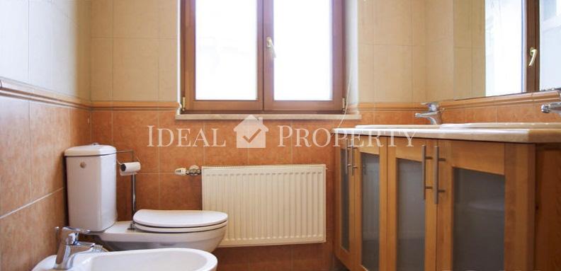 Bright and spacious apartment right in the heart of Riga.