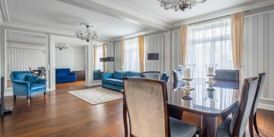 Brīnišķīgs saulains, kluss dzīvoklis Terbatas iela. Ipašuma. Rīga. Jūrmala. Latvija.