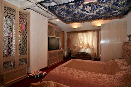 For rent and sale apartment with great view to Freedom monument.