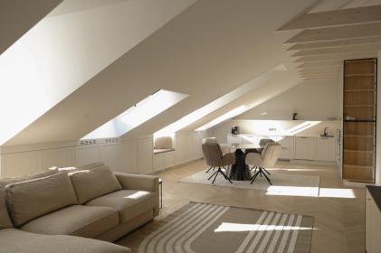 Современная 3 комнатная в квартира тихом центре Риги на бульвар Калпака.  Купить недвижимость. Рига. Юрмала. Латвия.