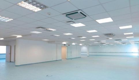 Предлагаем в аренду благоустроенный офис в центре Риги на ул. Медниеку.