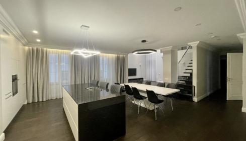 Предлагаем на продажу двухуровневую квартиру с 5 спальнями в эксклюзивном проекте в посольском районе. Купить недвижимость. Рига. Юрмала. Латвия.